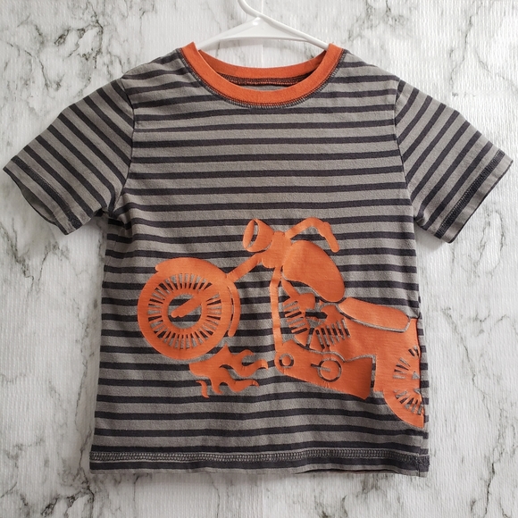 💕 Circo Boys Tee Size 5T Stripe with motorcycle - Picture 6 of 6